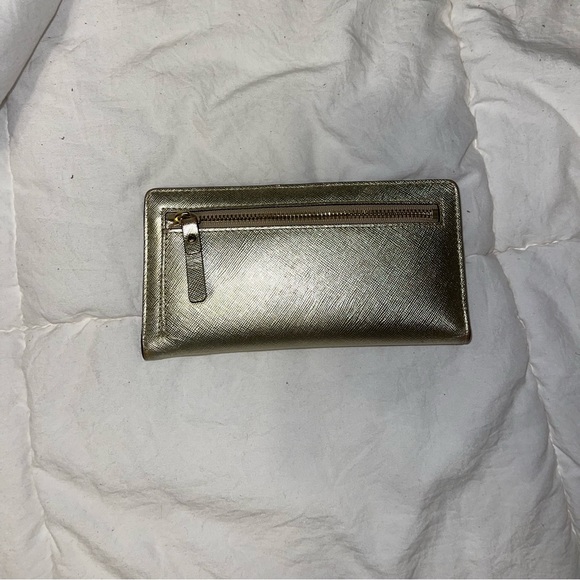 Kate spade wallet. Great condition - Picture 2 of 6